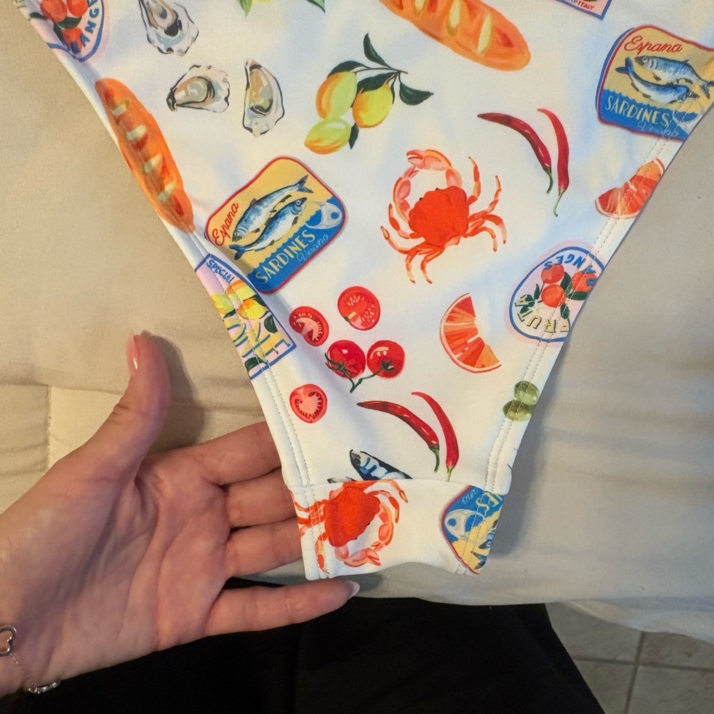 No Boundaries Italian Summer Sardine Print One Piece Swimsuit Size 4/6 - Picture 6 of 7